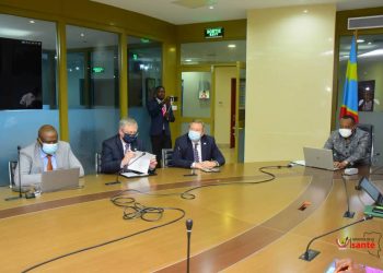 Santé/Ebola : l’ambassadeur des Etats-Unis et le représentant de l’OMS en réunion chez Eteni Longondo