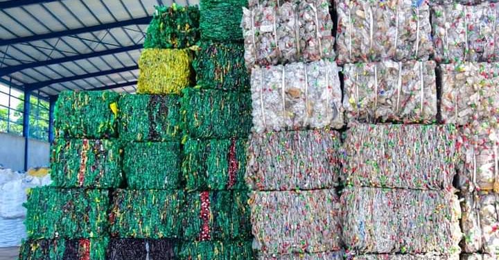 Kinshasa : la société Ok Plast s’investit dans le ramassage des bouteilles en plastique