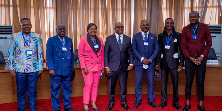 Gouvernement : un ministre à  »vecteur culturel » pour les musiciens; des propositions pour les comédiens