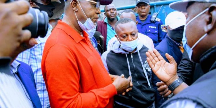 Kinshasa : une femme décède dans l’écroulement d&rsquo;un immeuble à Barumbu