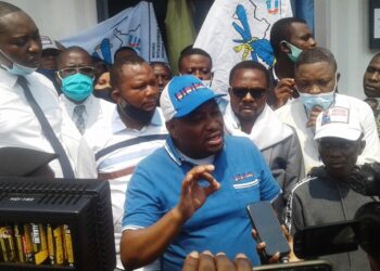 Covid19 : ministre honoraire de la Santé, Eteni Longondo a reçu sa 2ème dose d’AstraZeneca