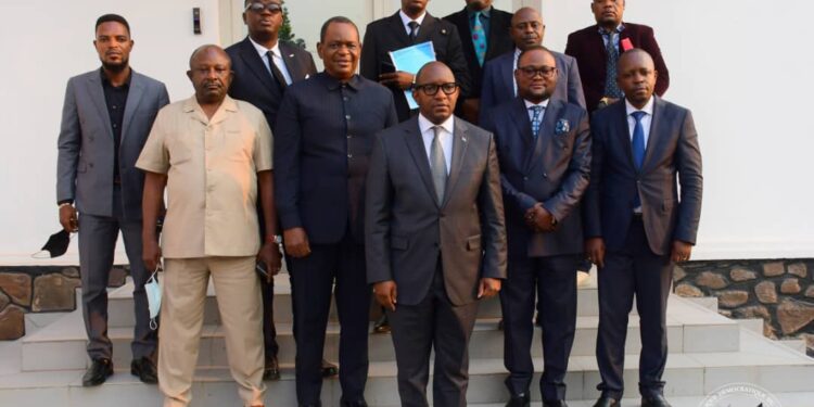 RDC : les députés nationaux du Kongo central pour l’exclusivité du déchargement des véhicules d’occasion au Port de Boma