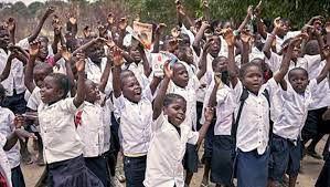 Maniema/EPST : distribution gratuite des manuels scolaires en langue swahili