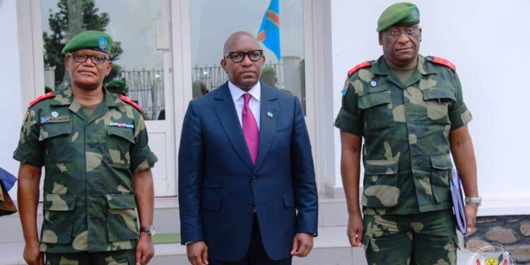 État de siège : la situation sécuritaire  au cœur des échanges entre le Premier ministre et les gouverneurs militaires de l&rsquo;Ituri et du Nord-Kivu