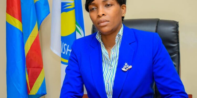 Kinshasa : la Commissaire générale Laetitia Bena Kabamba lance la campagne d’assainissement de l’environnement