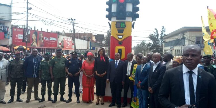 Sud-Kivu : la SONAS installe un nouveau robot roulage à la place « Feux rouges » à Bukavu