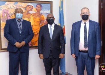 Primature : Étienne Erny présente le dossier ‘’Pharmaquina’’ à  JM Sama Lukonde