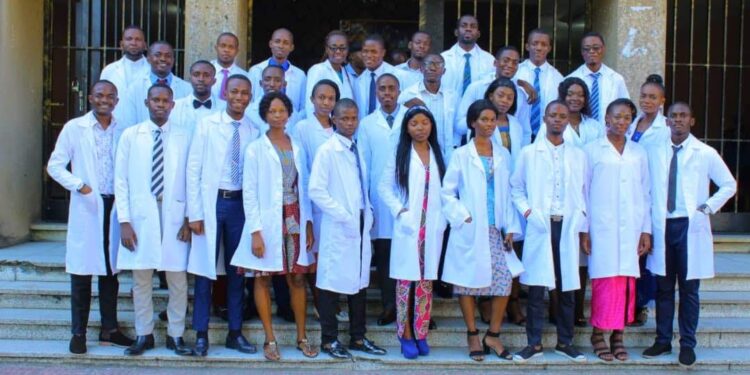 RDC/Santé: la Présidente du Conseil national de l&rsquo;ordre des chirurgiens-dentistes, Brigitte Mbanza lavée de tout soupçon