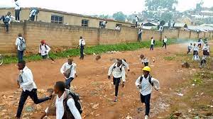 Nord-Kivu : cinq élèves et cinq policiers blessés lors des échauffourées à Beni