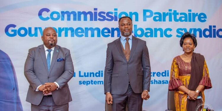 EPST : « la gratuité concerne le niveau primaire et non l’enseignement de base »( Tony Mwaba )