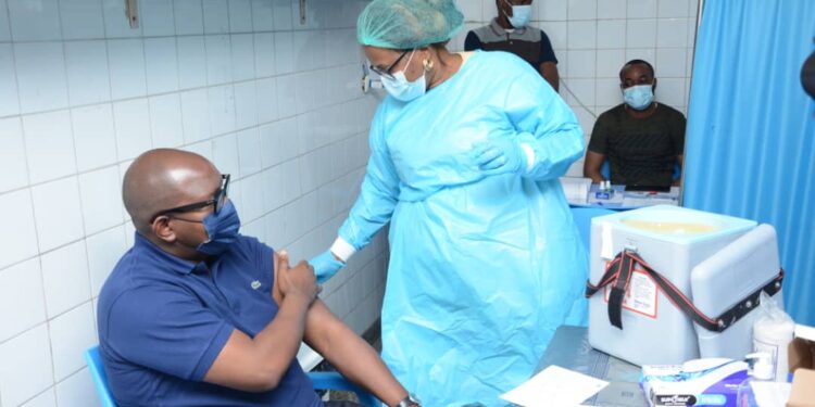 Covid-19: Sama Lukonde a reçu sa deuxième dose de vaccin