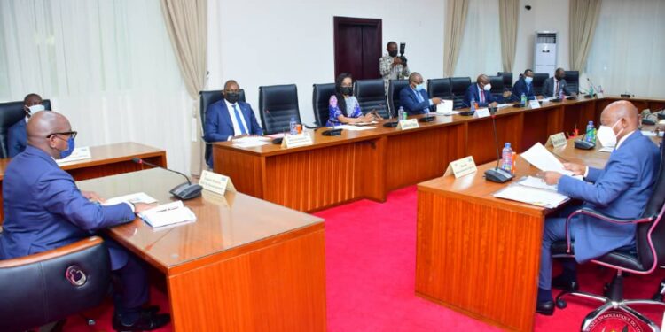 Gouvernement : évaluation de l&rsquo;exécution du projet « Kinshasa zéro trou » et l&rsquo;amélioration de la desserte en eau et électricité