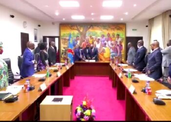 Primature: arriérés des primes du personnel de riposte à la Covid-19, rétrocession aux provinces et le colis de fin d&rsquo;année pour les agents et fonctionnaires de l&rsquo;État au menu du CCE