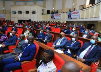 RDC : le gouvernement invité à braver les obstacles qui mettent en mal l&rsquo;approvisionnement financier des provinces