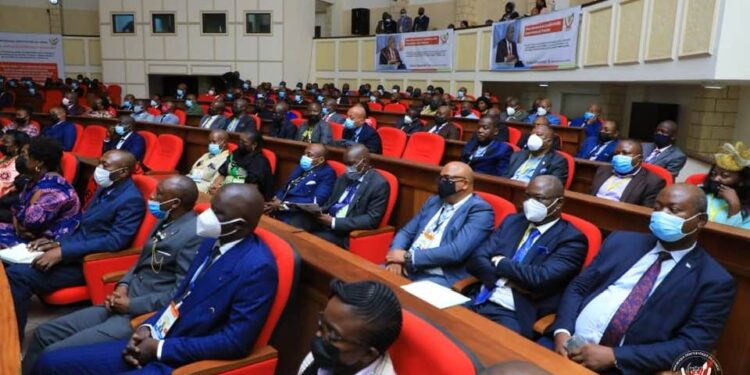 RDC : le gouvernement invité à braver les obstacles qui mettent en mal l&rsquo;approvisionnement financier des provinces