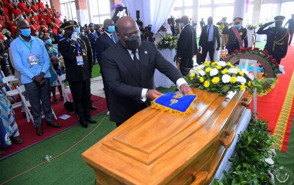 RDC : Mgr Tharcisse Tshibangu décoré à titre posthume grand cordon dans l’ordre des héros nationaux Kabila-Lumumba  