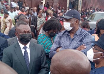 Kinshasa-Drame de Matadi Kibala : Gentiny Ngobila assure l&rsquo;acheminement des corps des victimes à la morgue de Mama Yemo