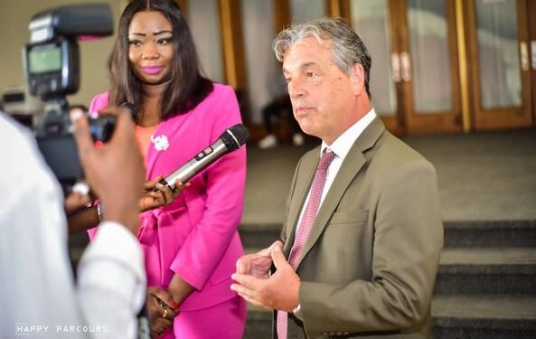 Droits humains : Christelle Vuanga salue la politique féministe canadienne