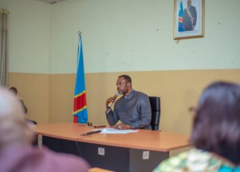 EPST/Construction des 200 écoles : Tony Mwaba a présidé la cérémonie d&rsquo;ouverture publique des plis des soumissionnaires