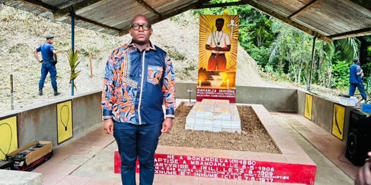 Primature : Sama Lukonde a posé la première pierre pour la construction du Sanctuaire d&rsquo;Isidore Bakandja à Bokote