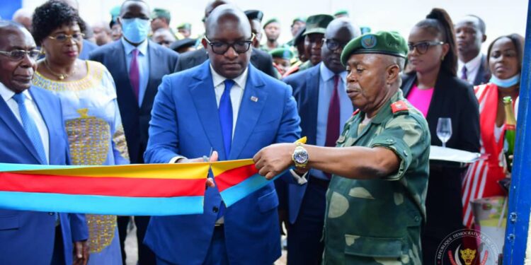 RDC : Sama Lukonde encourage la confection locale des tenues militaires