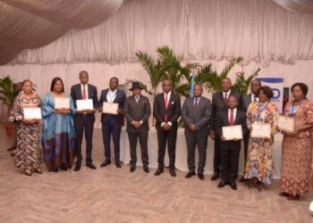 OGEFREM : Justin Kamwanya honoré par la présence de Chérubin Okende à la remise de brevets aux participants à la formation des auditeurs