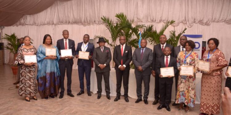 OGEFREM : Justin Kamwanya honoré par la présence de Chérubin Okende à la remise de brevets aux participants à la formation des auditeurs