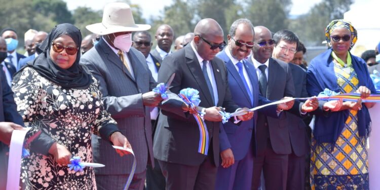 EAC : une route pour la connectivité et l&rsquo;intégration des pays membres inaugurée