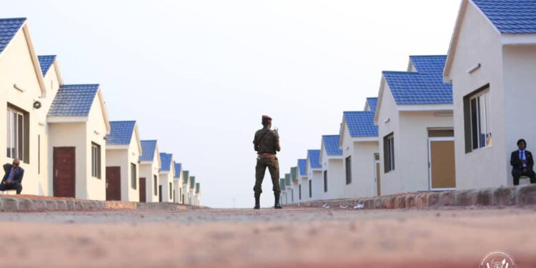 RDC : Tshisekedi inaugure au Pool Malebo la nouvelle cité de résidence des officiers supérieurs et généraux des FARDC