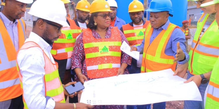 Kinshasa : « bientôt ma base de la Lukunga sera servie en eau potable », déclare la députée nationale Feza Motema