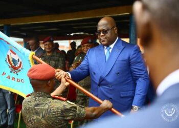 Présidence : Remise et reprise à la garde Républicaine