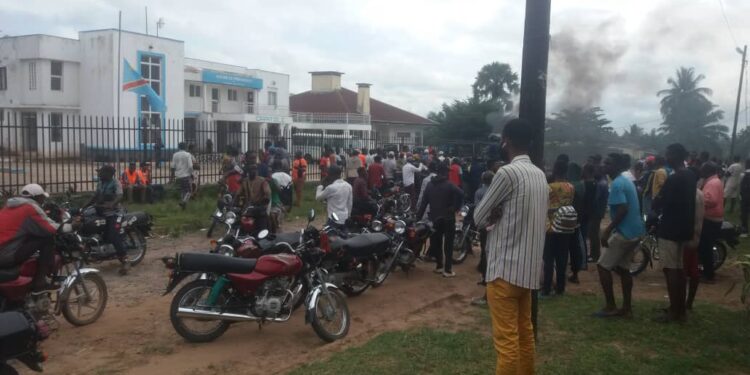 Kasaï central : plus de 300 jeunes devant le Capitol pour exiger la suppression de l&rsquo;Assemblée provinciale