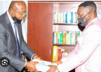 Kinshasa : Godé Mpoyi et Gentiny Ngobila à couteaux tirés ; Peter Kazadi face à l&rsquo;épreuve