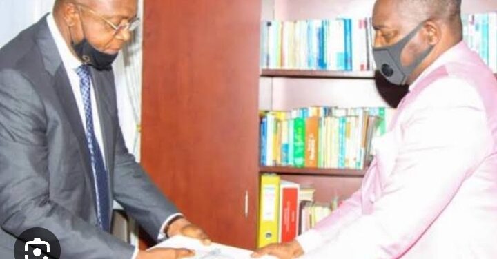 Kinshasa : Godé Mpoyi et Gentiny Ngobila à couteaux tirés ; Peter Kazadi face à l&rsquo;épreuve