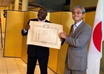 RDC : remise de la décoration de l&rsquo;Ordre du Soleil levant Étoile d&rsquo;or et d&rsquo;argent au Dr. Nteranya Sanginga