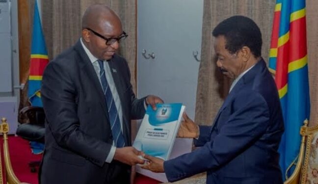 Budget 2024: Sama Lukonde dépose à l&rsquo;A.N un projet de plus de 40 mille milliards CDF