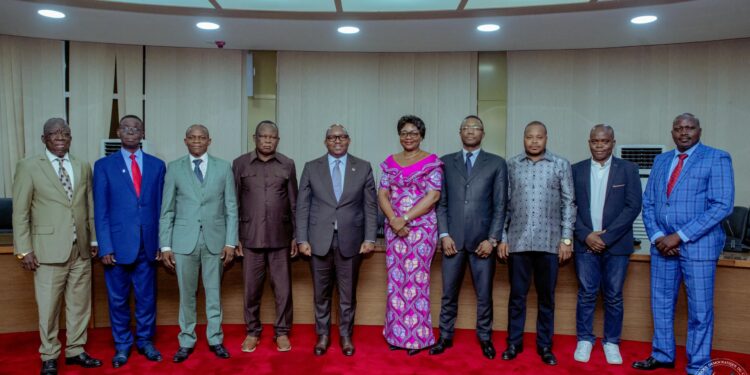 Mise en œuvre de la couverture santé universelle : une réunion à la Primature pour le financement, les équipements et la prise en charge